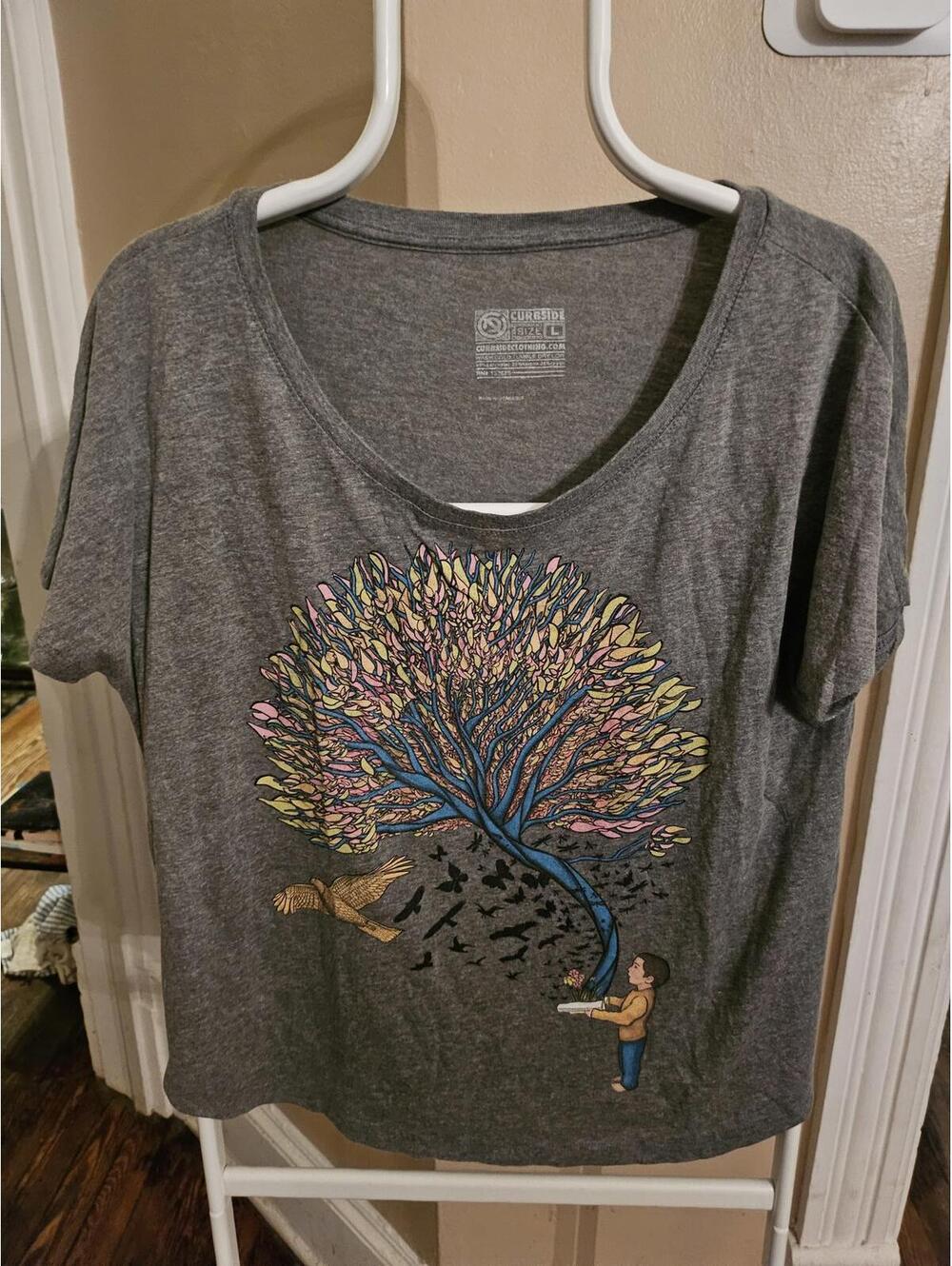 Curbside - tree growing out of child's book - womens T Shirt - L - EUC